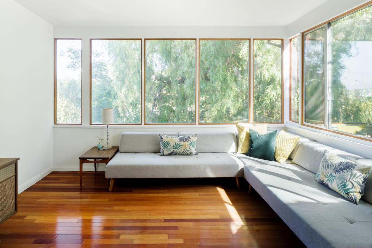 Vakantiehuis Silver Mid-century Nestled In The Treetops