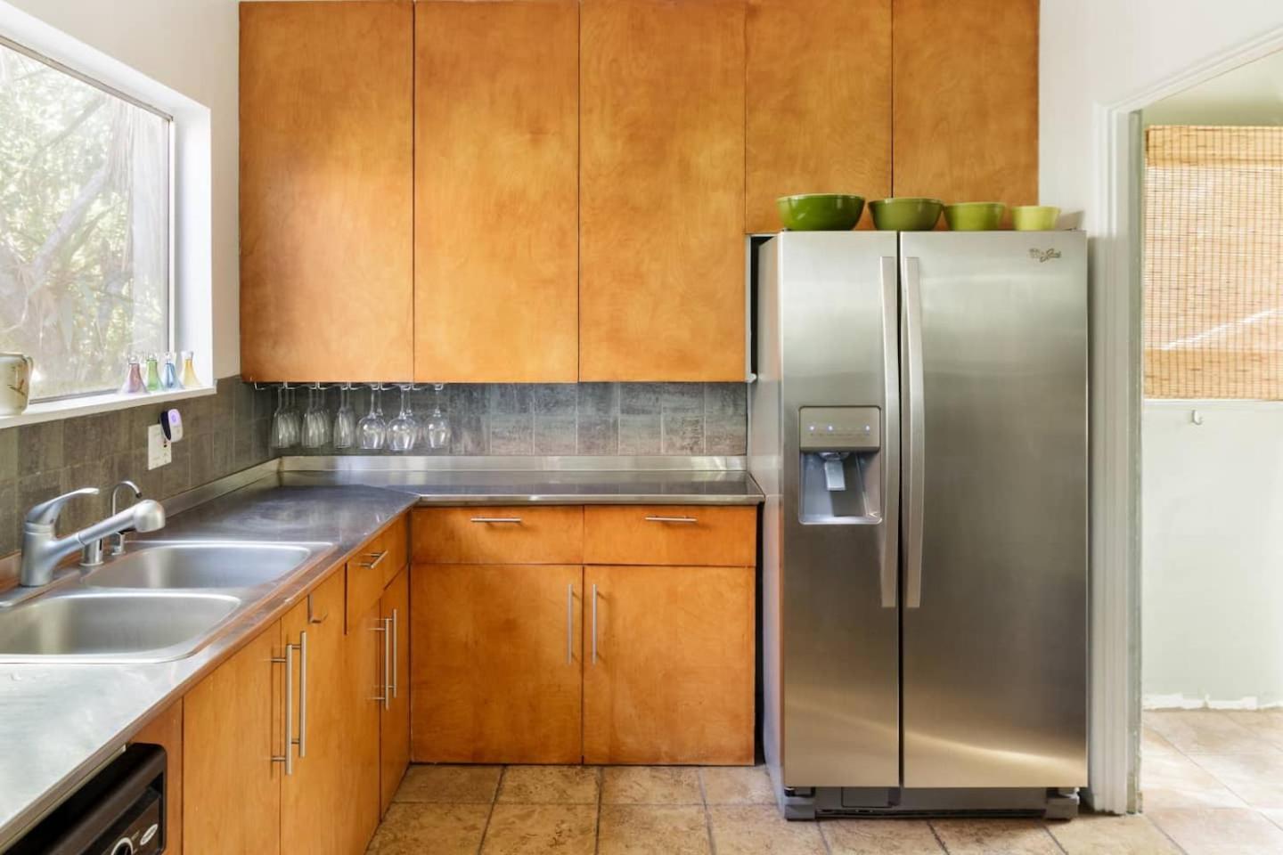Silver Mid-century Nestled In The Treetops